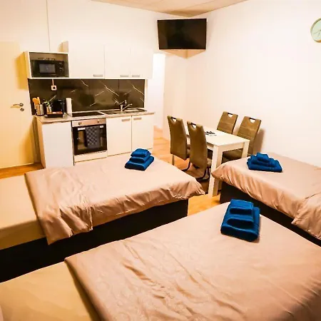 Glow Apartment Magdeburg Room photo